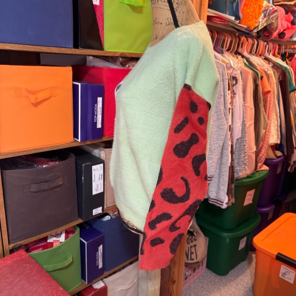 Colorful Patterned Sweater - Picture 6 of 12